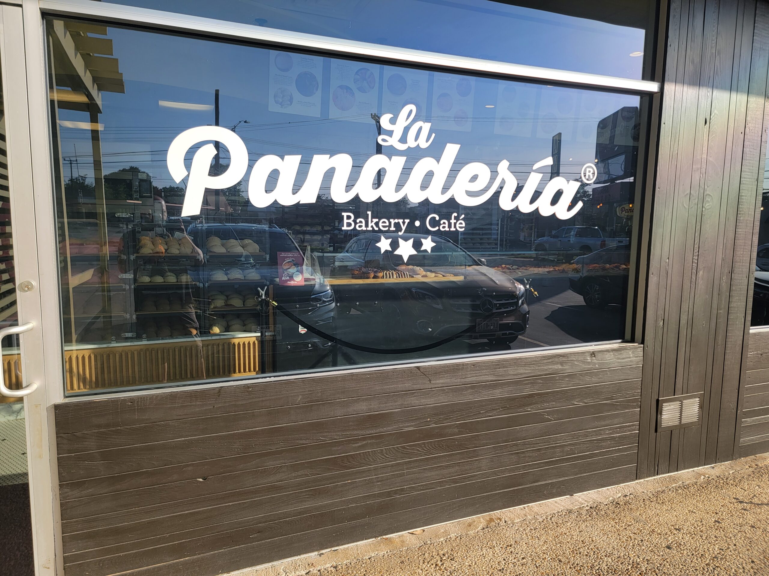La Panaderia Tint and Graphics